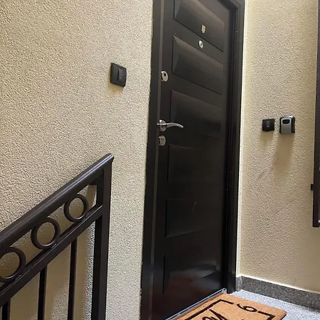 Joy 6 Apartment